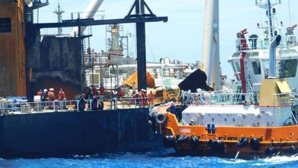 Salvage Operation Of Fire Stricken Oil Tanker ‘MT New Diamond’ Begins