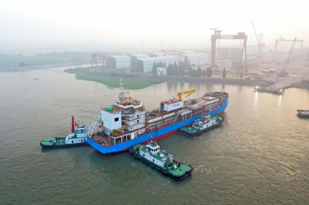 Singapore Names Its 1st LNG Bunkering Vessel