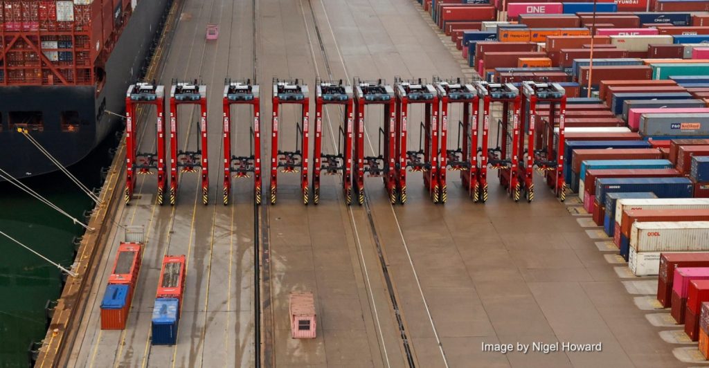 DP World Deploys 11 Hybrid Straddle Carriers At Southampton