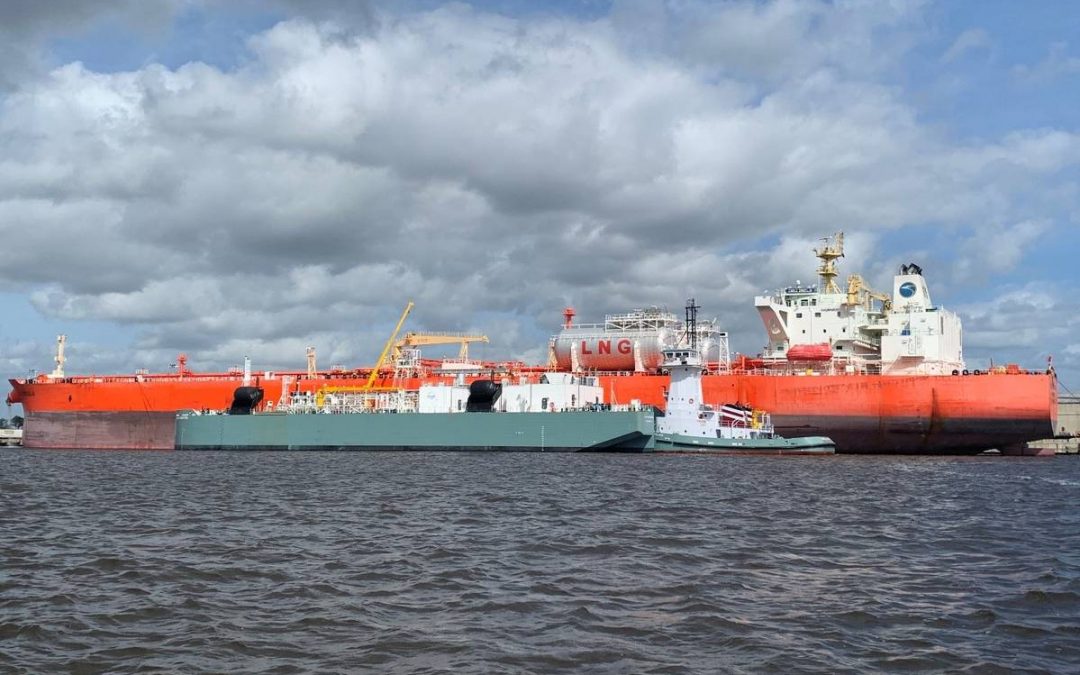 ‘Clean Canaveral’ Performs Inaugural Barge-To-Ship LNG Bunkering Operation