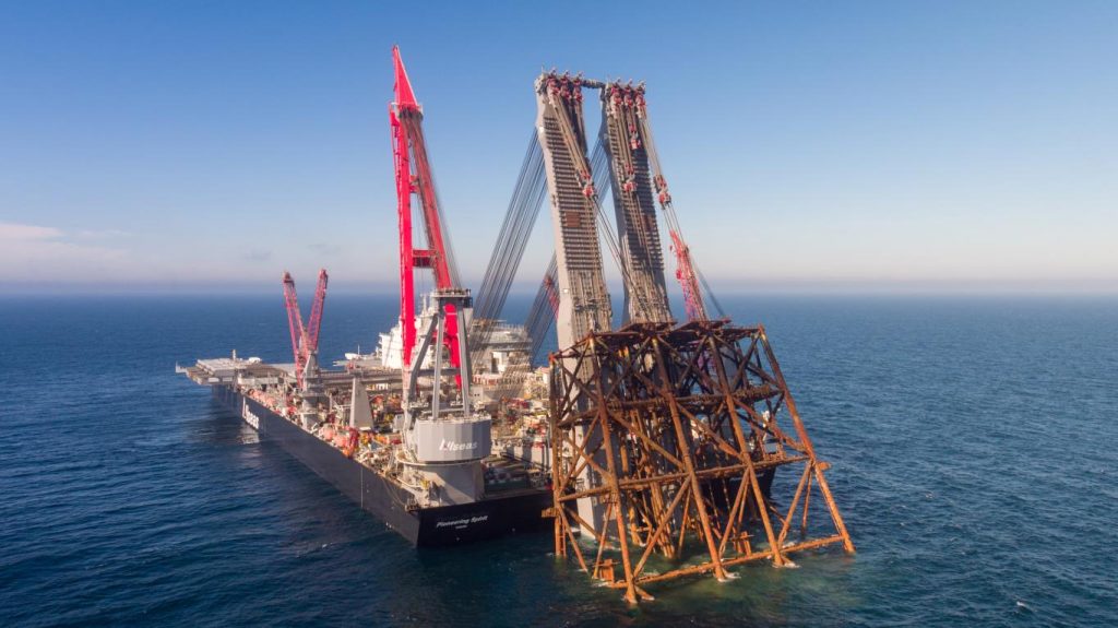 Pioneering Spirit Removes Ninian Northern Jacket From North Sea