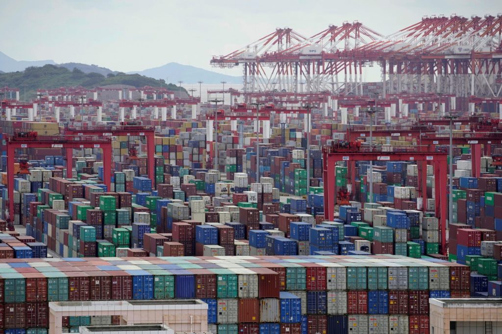 California container port volumes diverge amid continued market uncertainty