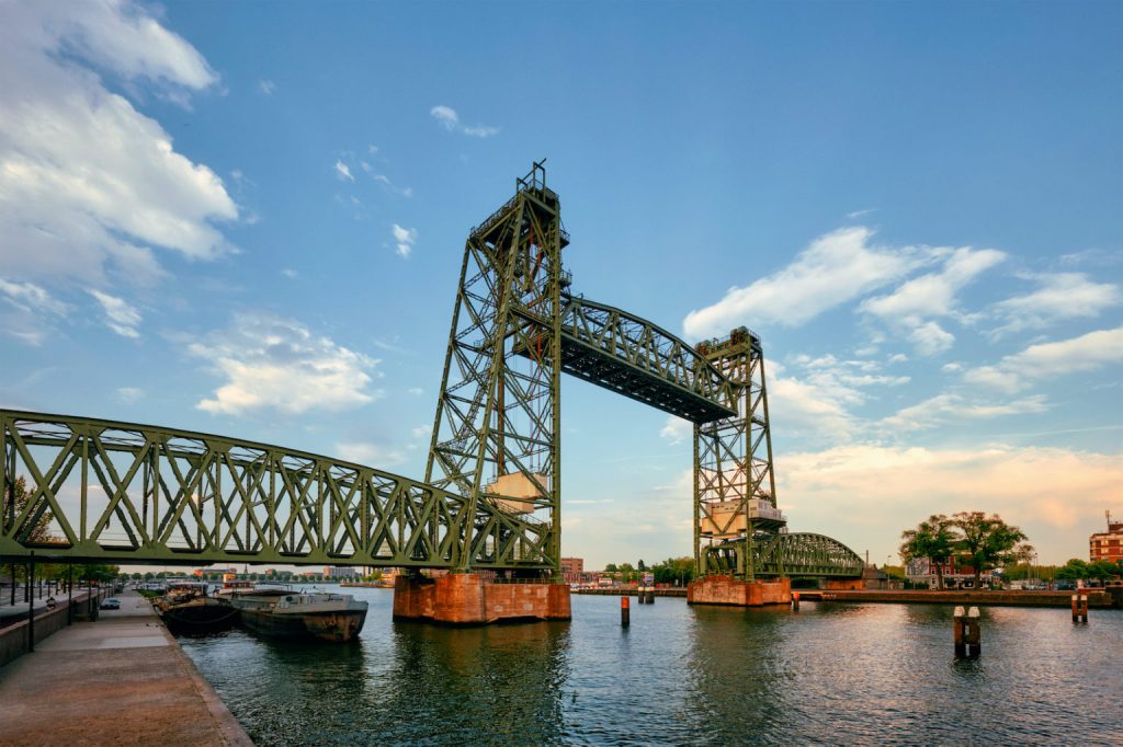 Jeff Bezos Won’t Dismantle Historic Rotterdam Bridge