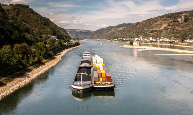 Traffic Builds Up Along Rhine After Vessel’s Engine Failure