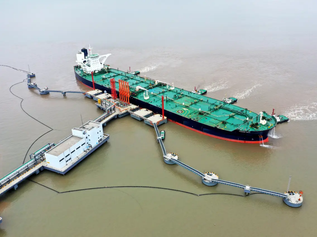 China’s oil imports surge in August as fuel exports, inventories rise