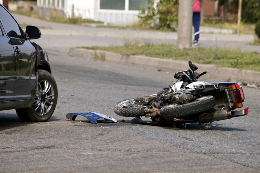 Four Dead as Car hits into 5 Motorcycles in Kolhapur