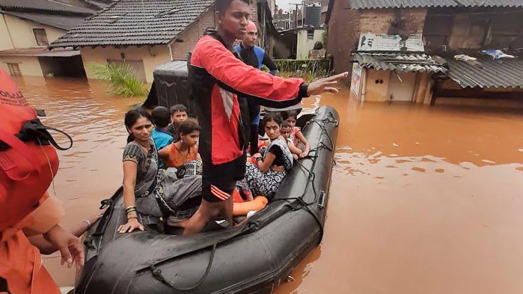 Emergency Command Centers to Mitigate Floods in Kolhapur, Sangli, And Ichalakaranji