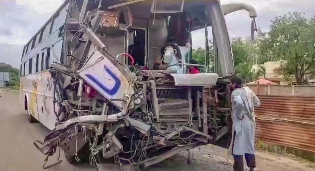 32 Injured in Head-On Collision Between Two ST Buses