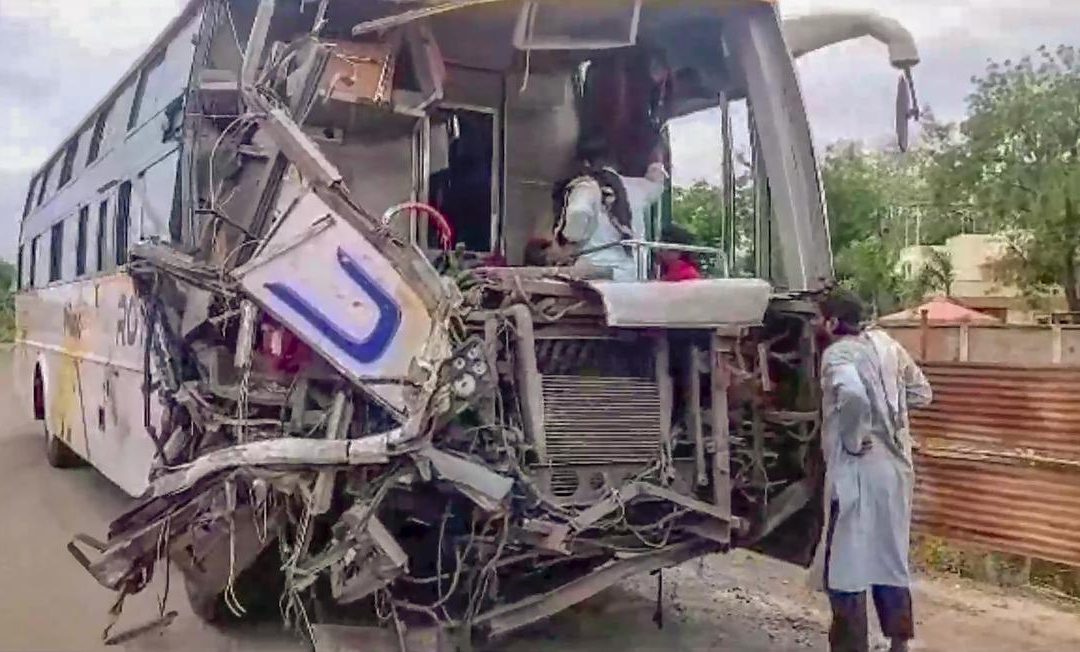 32 Injured in Head-On Collision Between Two ST Buses