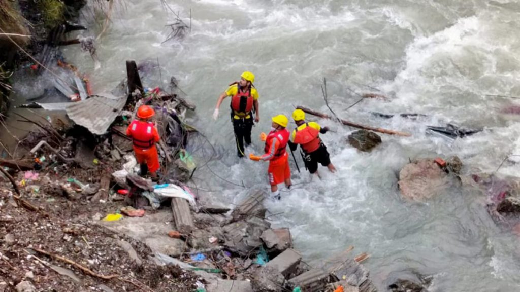 Two From Delhi Swept Away as Wooden Bridge On The Gangotri-Gaumukh Trek Route Collapsed