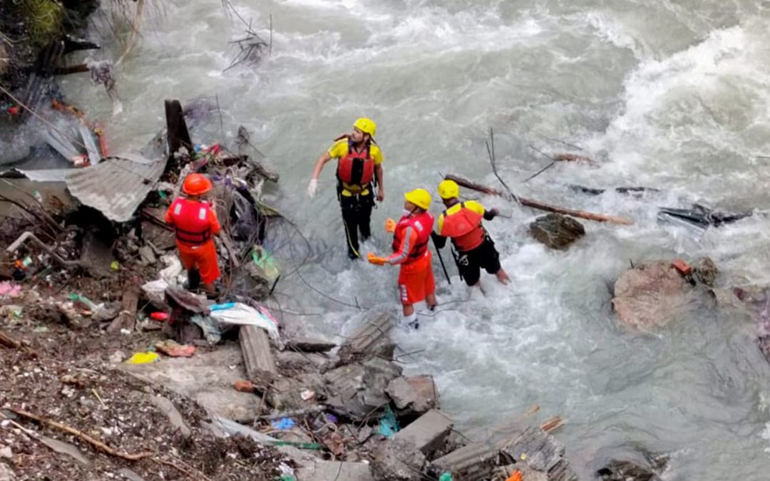 Two From Delhi Swept Away as Wooden Bridge On The Gangotri-Gaumukh Trek Route Collapsed