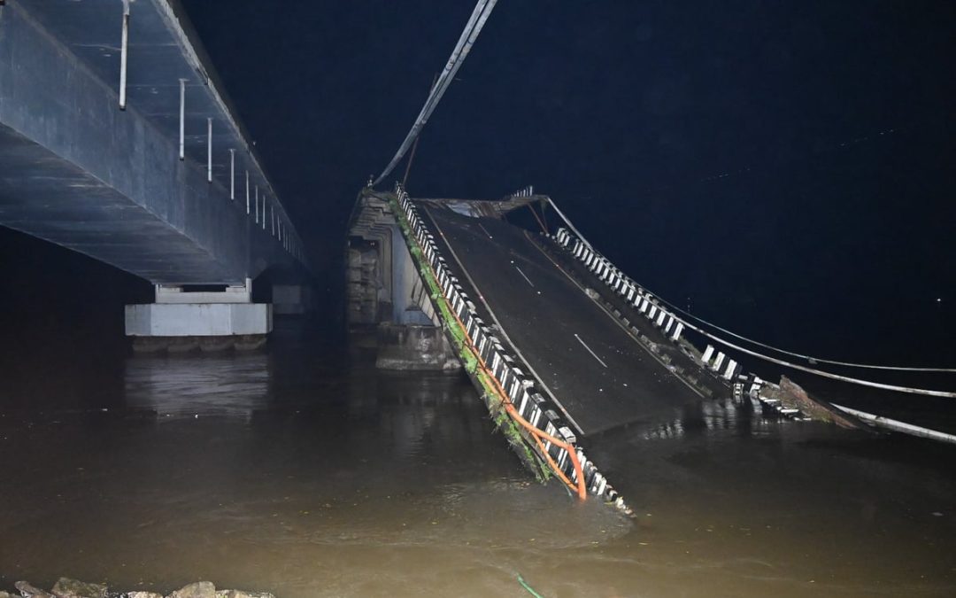 Bridge Connecting Karnataka and Goa Collapses