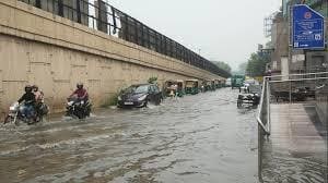 Torrential rain in parts of Delhi, waterlogging instigates traffic advisory