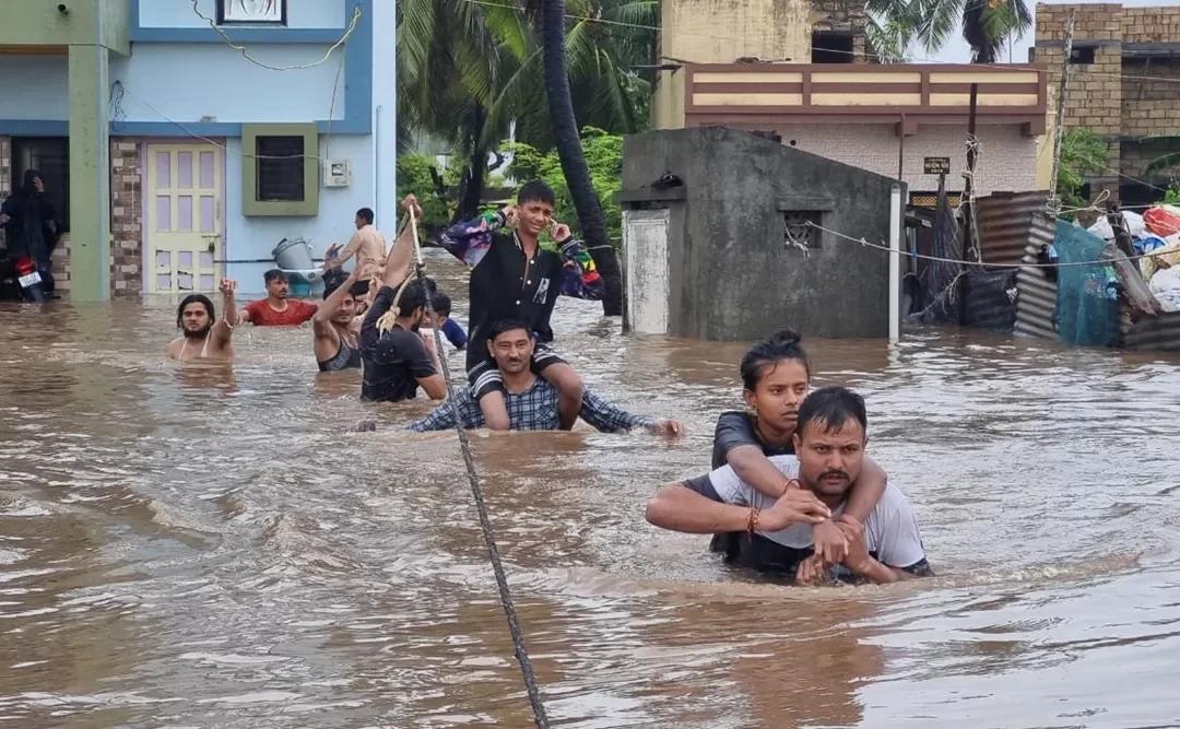 11 Dead as 33 Districts in Gujarat Face Flood-like Conditions