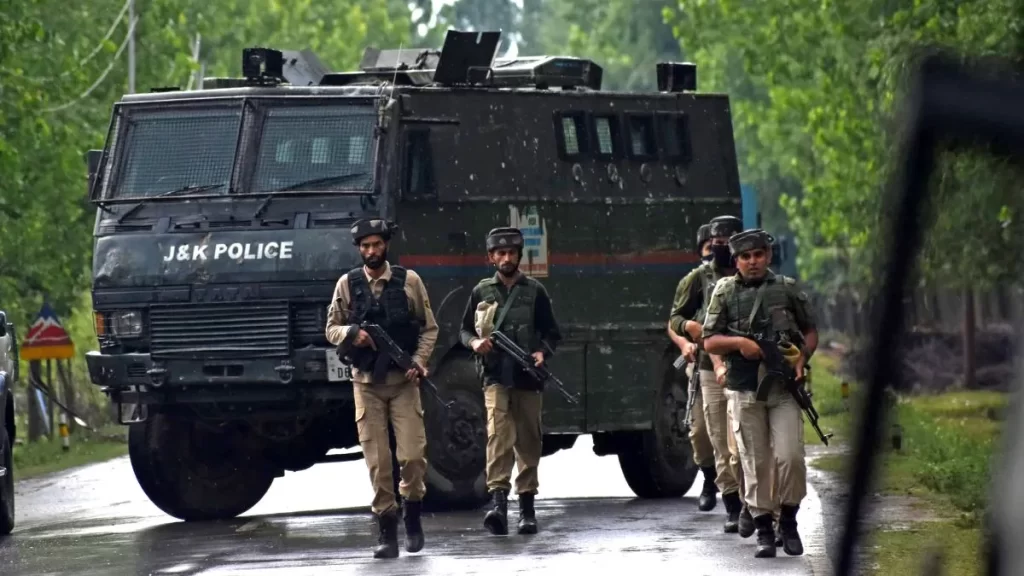 Indian Army and J&K Police Launch Joint Operation in Baramulla After Terrorists Open Fire