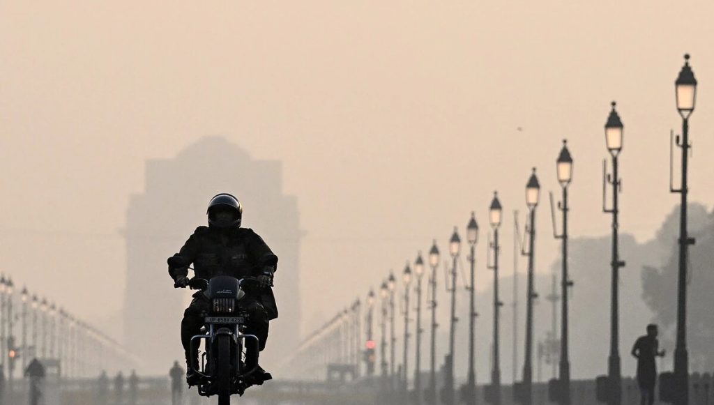 Toxic Smog Envelops Delhi, More Stations Record ‘Severe’ Air Quality