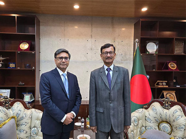 Indian Foreign Secretary Meets Bangladesh Interim Chief Amid Rising Tensions