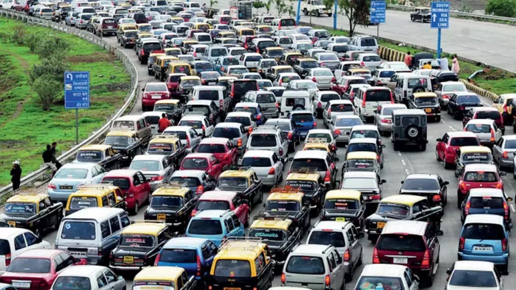 Government Proposes Annual and Lifetime Toll Passes for Private Cars on National Highways